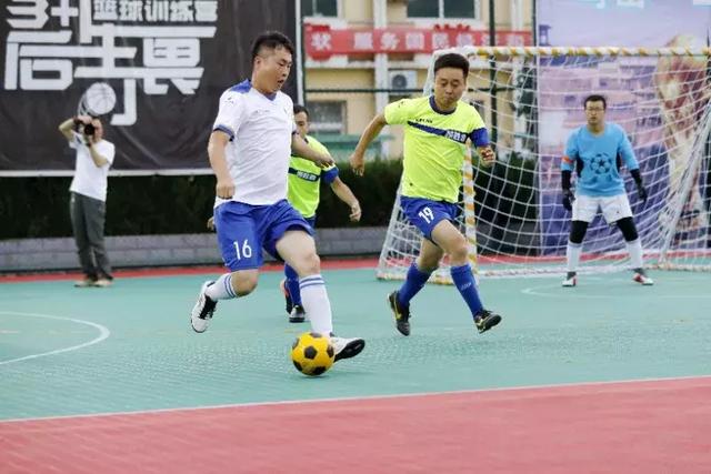 欧冠-萨拉赫破门埃利奥特建功 利物浦2-1里尔